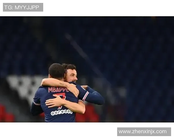 欧冠激战：里昂大胜巴黎圣日耳曼神奇扑救点燃全场激情