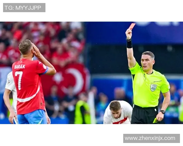 国王杯激战：拜仁狂胜曼联五球争议判罚引发全场热议